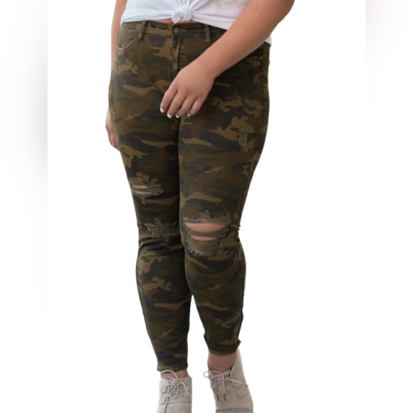 Judy Blue camouflage denim jeans distressed plus size 22 perfect condition - Picture 2 of 12
